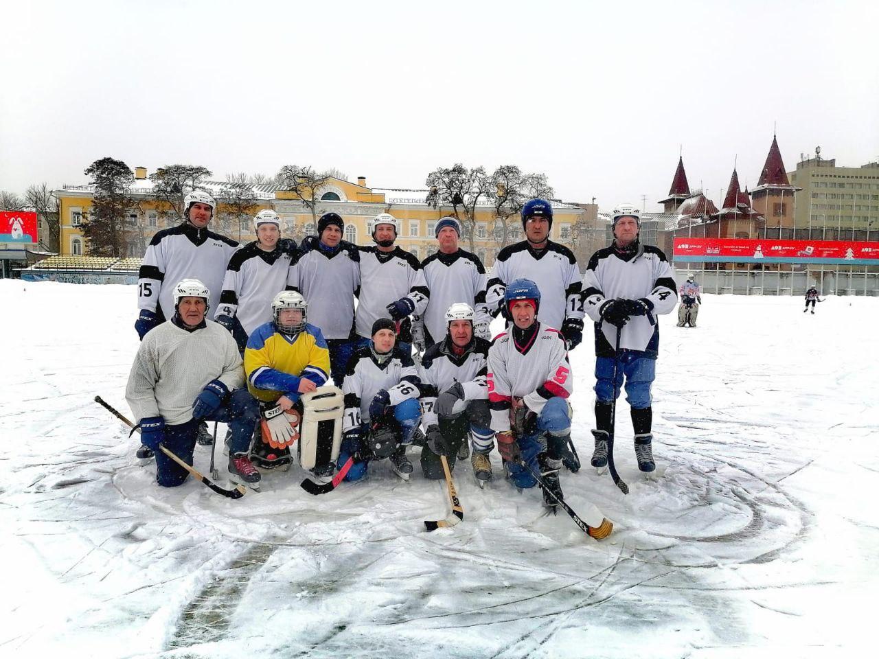 Сегодня на стадионе &quot;Динамо&quot; в г.Саратов прошёл турнир по хоккею с мячом, посвящённый Дню защитника Отечества.